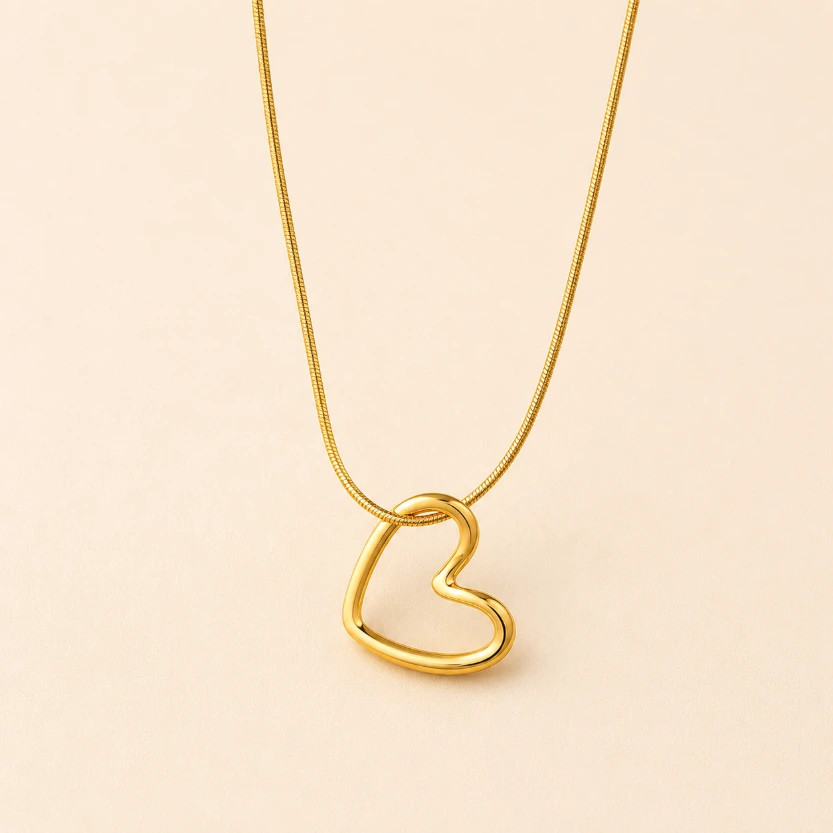 Curved Heart Detail Pendant 18k Gold Plated