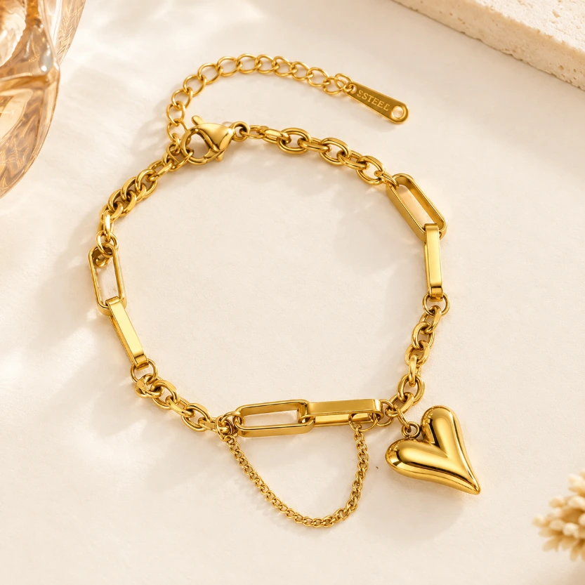 Stylish Heart Charm 18k Gold Plated Bracelet